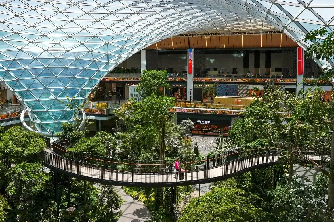 Jet fuel supply Middle East — Dubai, Doha, Abu Dhabi hubs